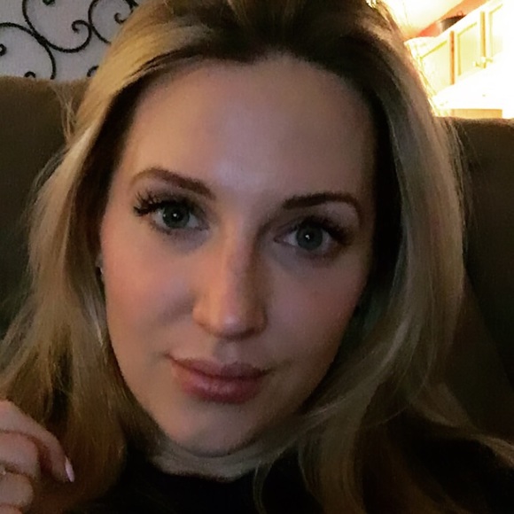 Meet your Posher, Amanda - Picture 1 of 1